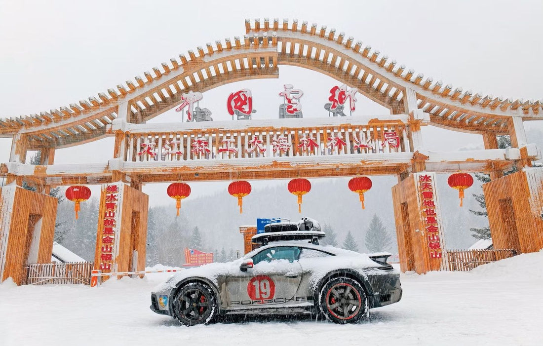 Une Porsche 911 Dakar enfin utilisée comme elle le mérite par son propriétaire !